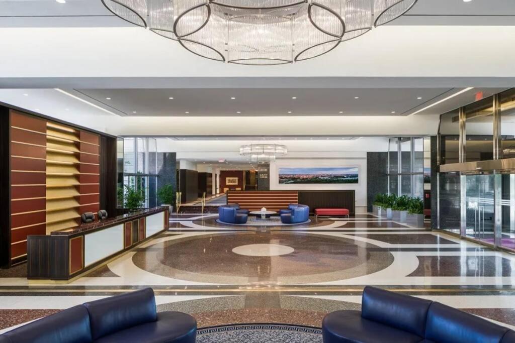 Elegant Apartment W Views At Crystal City 阿林顿 外观 照片