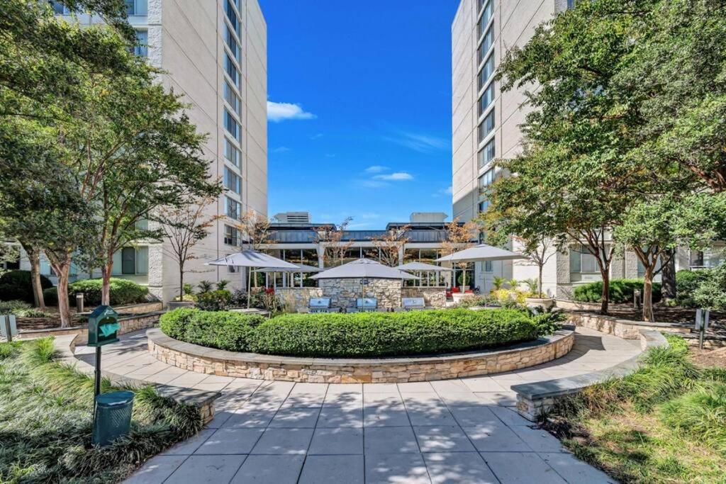 Elegant Apartment W Views At Crystal City 阿林顿 外观 照片