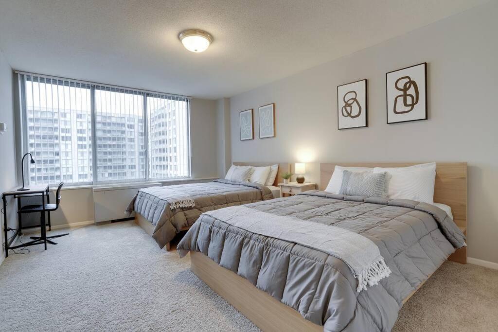 Elegant Apartment W Views At Crystal City 阿林顿 外观 照片
