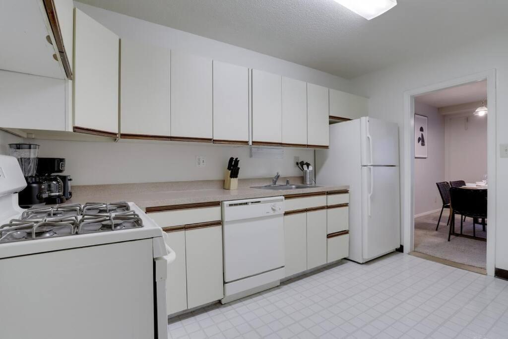Elegant Apartment W Views At Crystal City 阿林顿 外观 照片