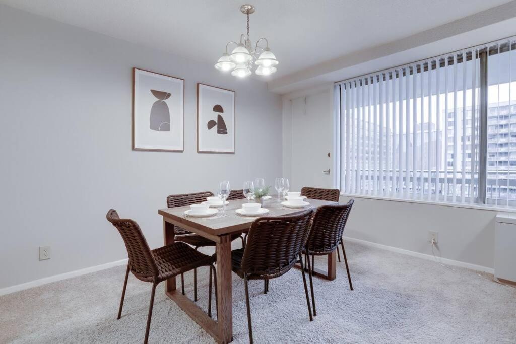 Elegant Apartment W Views At Crystal City 阿林顿 外观 照片