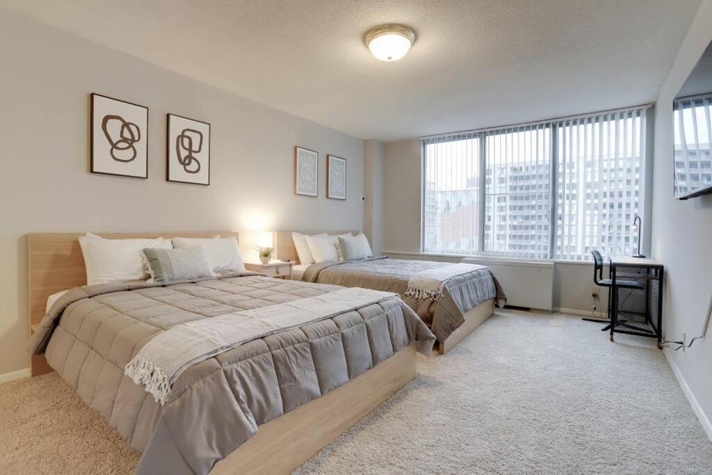 Elegant Apartment W Views At Crystal City 阿林顿 外观 照片