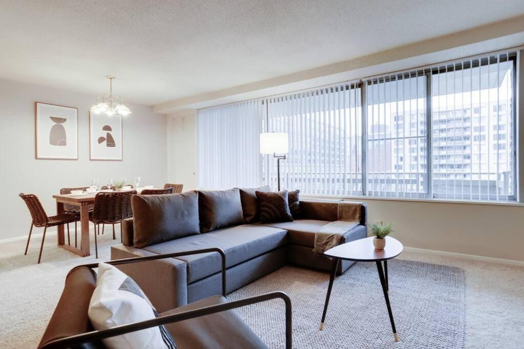 Elegant Apartment W Views At Crystal City 阿林顿 外观 照片